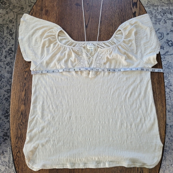 Max Studio Light Tan Yoke Lace Up Top with Flutter Sleeves Size Women's XL - Picture 10 of 13